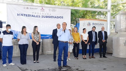 Departamento de Desarrollo Social hace entrega de tinacos a bajo costo a ciudadanía