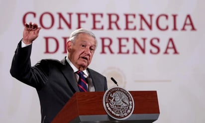 AMLO ironiza sobre críticas al Paquete Económico 2023 por pago de deuda