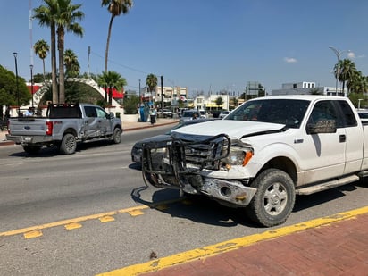 Mujer provoca choque en la colonia Guadalupe