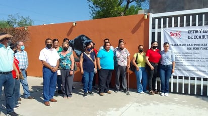 Docentes del CBTis N°34 trabajan bajo protesta por inconformidad