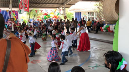 Niños registran aislamiento social es por eso que se vuelven a fomentar eventos patrios 