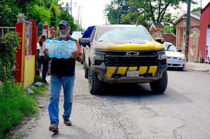 GM entrega diversos apoyos a damnificados de Múzquiz  