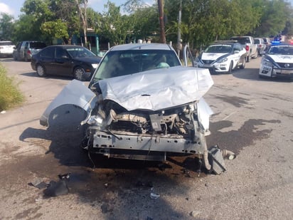 Joven de EU provoca un choque y volcadura en la colonia San Joaquín