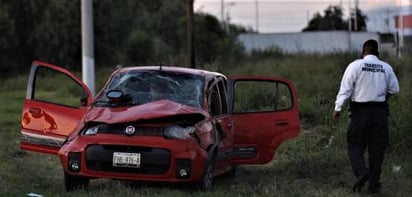 Conductor en presunto estado etílico vuelca al sur de Saltillo