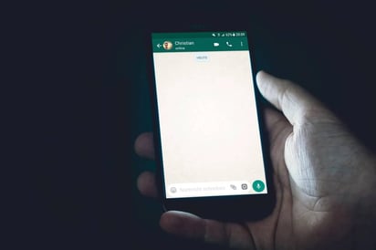 ¿Cómo poner en blanco tu info de WhatsApp?