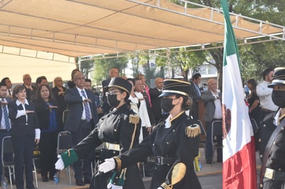 Institutos educativos realizaron el desfile del 16 de septiembre