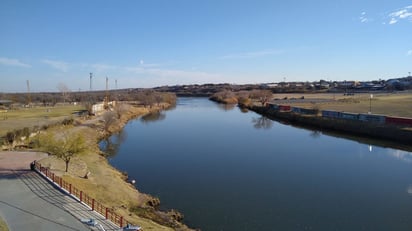 Ocampo suspende paso de turistas por crecida del Río Bravo