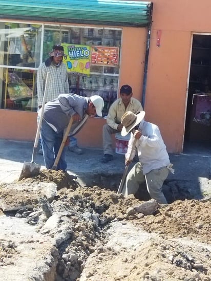 SIMAS trabaja en la reposición y reparación de tuberías de agua potable