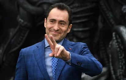 Serie de vampiros regresa a Demián Bichir a la cocina