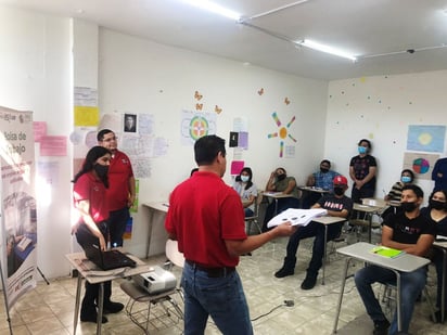 Servicio Nacional de Empleo Piedras Negras lleva talleres de buscadores de empleo a universidades 