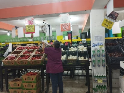 Empresarios opinan que no será fácil bajar el precio de la canasta básica 