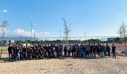 Área Verde en colonia Petrolera es rehabilitada por personal de Ecología y Forestación