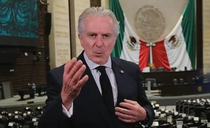 Santiago Creel exige a AMLO respeto a división de poderes; acusa 'presión social' para aprobar reforma militar