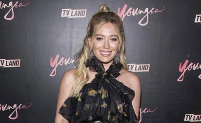 Hilary Duff conquista con diminuto bikini de cebra en las playas de México