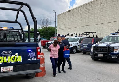 Guardias de Coppel Carranza detienen a fardera 