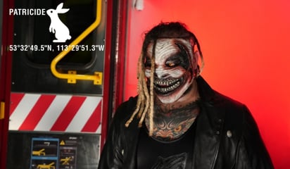 WWE y el misterio del ‘White Rabbit’ apuntan a un regreso, ¿Bray Wyatt o Aleister Black?