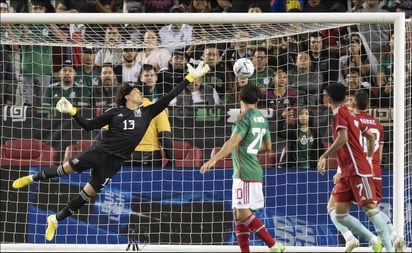 La Selección Mexicana fue exhibida; recibió una voltereta y perdió ante Colombia: La Selección Mexicana lo iba ganando, pero Colombia le dio la vuelta al marcador y se llevó la victoria