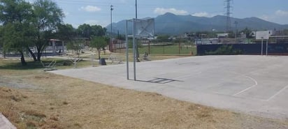 Rehabilitan los campos deportivos en Monclova