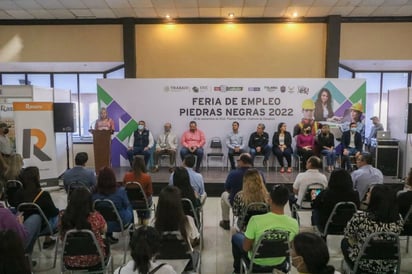 900 vacantes se ofertaron en feria del empleo regional en Piedras Negras 