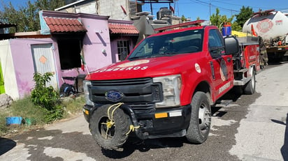 Incendio de vivienda de la colonia Praderas moviliza a Bomberos 