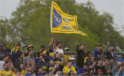 Aficionados de Boca Juniors sufren accidente automovilístico; reportan un muerto y varios lesionados