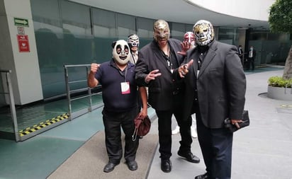 Luchadores enmascarados piden contar con seguridad social