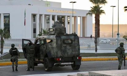 Blindan con tanquetas Congreso de Tamaulipas para toma de posesión de Américo Villareal