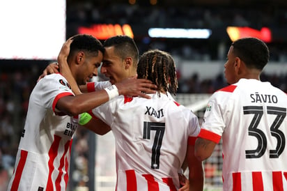 El PSV de Erick Gutiérrez recibe histórica goleada del Cambuur 3-0 y pierde la punta