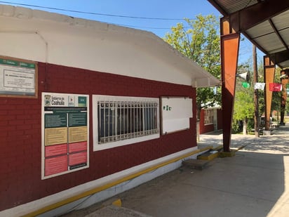 Sector Salud fumiga escuelas con plagas en Piedras Negras 