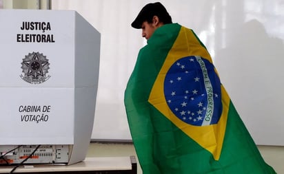 Bolsonaro, con ligera ventaja sobre Lula; van 52% de los votos computados