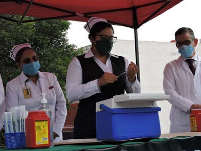 IMSS inicia jornada de vacunación contra la influenza