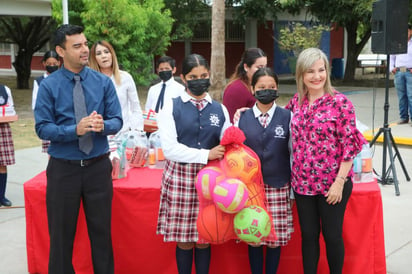 Municipio lleva brigada 'Todos a la Escuela' en secundaria Técnica #84