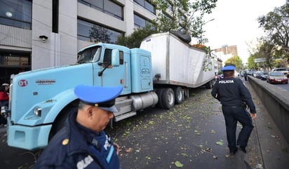 Morena presenta en el Senado iniciativa para disminuir accidentes provocados por vehículos pesados