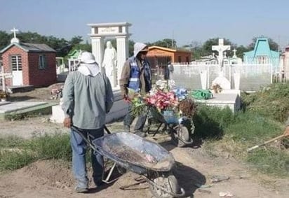 Departamento de Ecología comienza con labores de limpieza en panteones