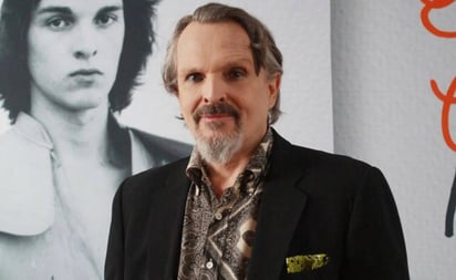 Miguel Bosé entra al quirófano y cancela la promoción de su libro