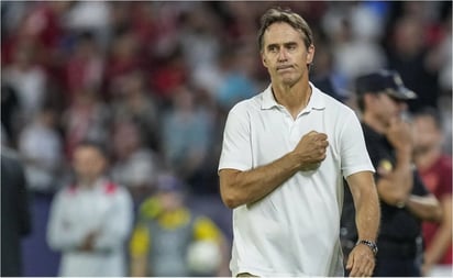 Julen Lopetegui es cesado del Sevilla; 'Tecatito' Corona se queda sin técnico: En su primera temporada condujo al Sevilla al título en la Europa League, en sus tres años en el club logró clasificarlo para la