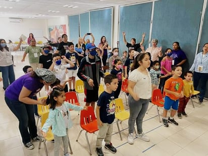 Iglesia brinda asistencia a estudiantes en necesidades