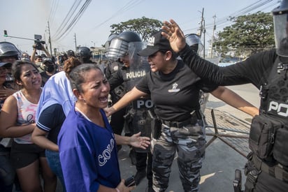 Suman 21 muertos por enfrentamientos en penitenciarías en Ecuador