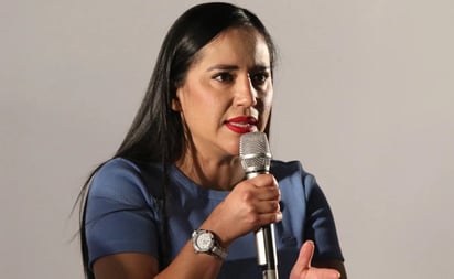 Juez confirma suspensión de proceso contra Sandra Cuevas por abuso de autoridad