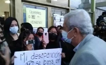 Falso, que desaparición de Yezenia se trate de ausencia voluntaria, dicen alumnas de la Facultad de Derecho