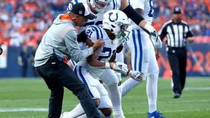 Nyheim Hines queda fuera de partido de Colts por protocolo de conmoción cerebral