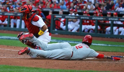 Phillies anotan seis en la novena y arrebatan triunfo a Cardinals