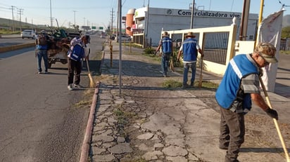 Personal del Municipio labora para tener una ciudad limpia en Monclova 