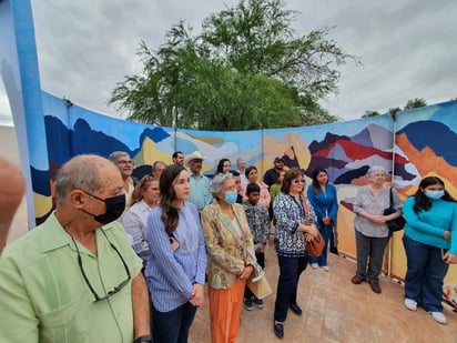 Presentan exposición artística de Alejandra España en Cuatro Ciénegas