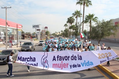 Marcha por la mujer y la vida en Monclova 