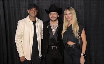 VIDEO: Carlos Vela muestra sus dotes de cantante en el concierto de Christian Nodal