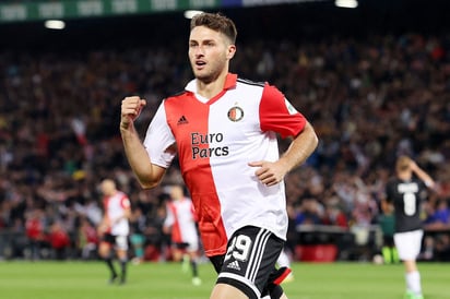 Santiago Giménez fue titular por primera vez en victoria del Feyenoord