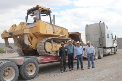 Gobierno de Coahuila y Cuatro Ciénegas dan arranque a rehabilitación de caminos rurales