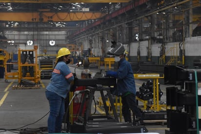 Mujeres ganan terreno en vida laboral productiva de la región