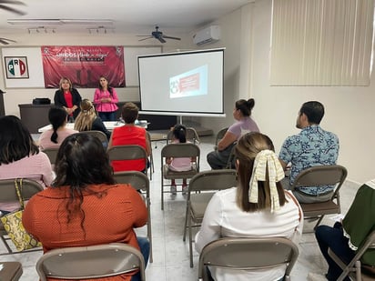 PRI imparte taller y curso de comunicación para padres